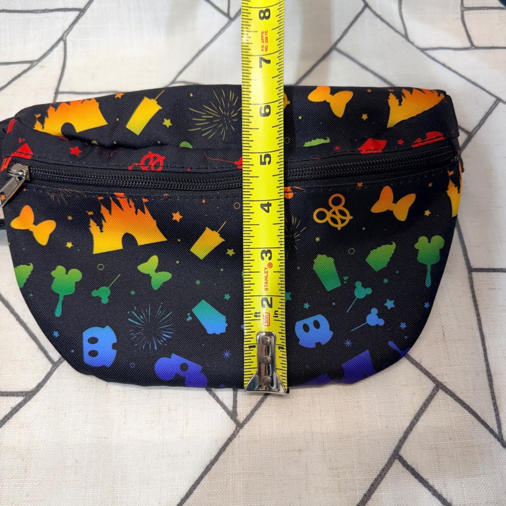 Disney Fanny Pack OS Black Rainbow Park Snacks Castle Adjustable Waist Bag - Picture 4 of 9